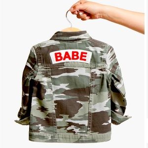 Ingrid & Isabel unisex “BABE” camo jacket.